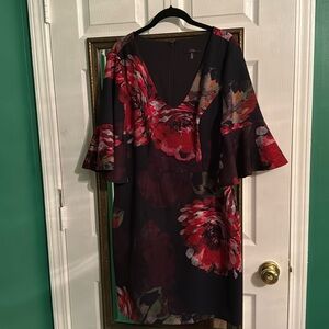 EUC Trina Turk Size 14 Black and Floral flutter sleeve dreas